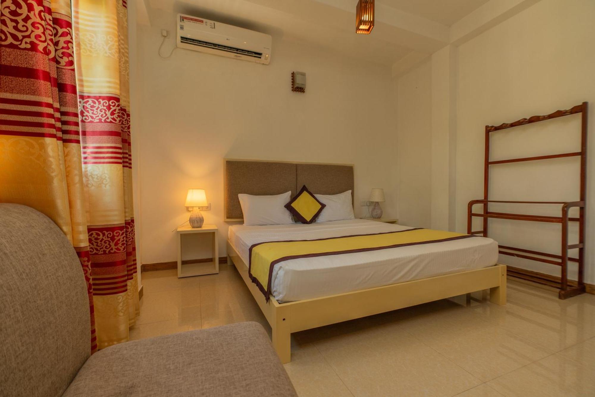 Hotel The Calm Of8 à Unawatuna Extérieur photo