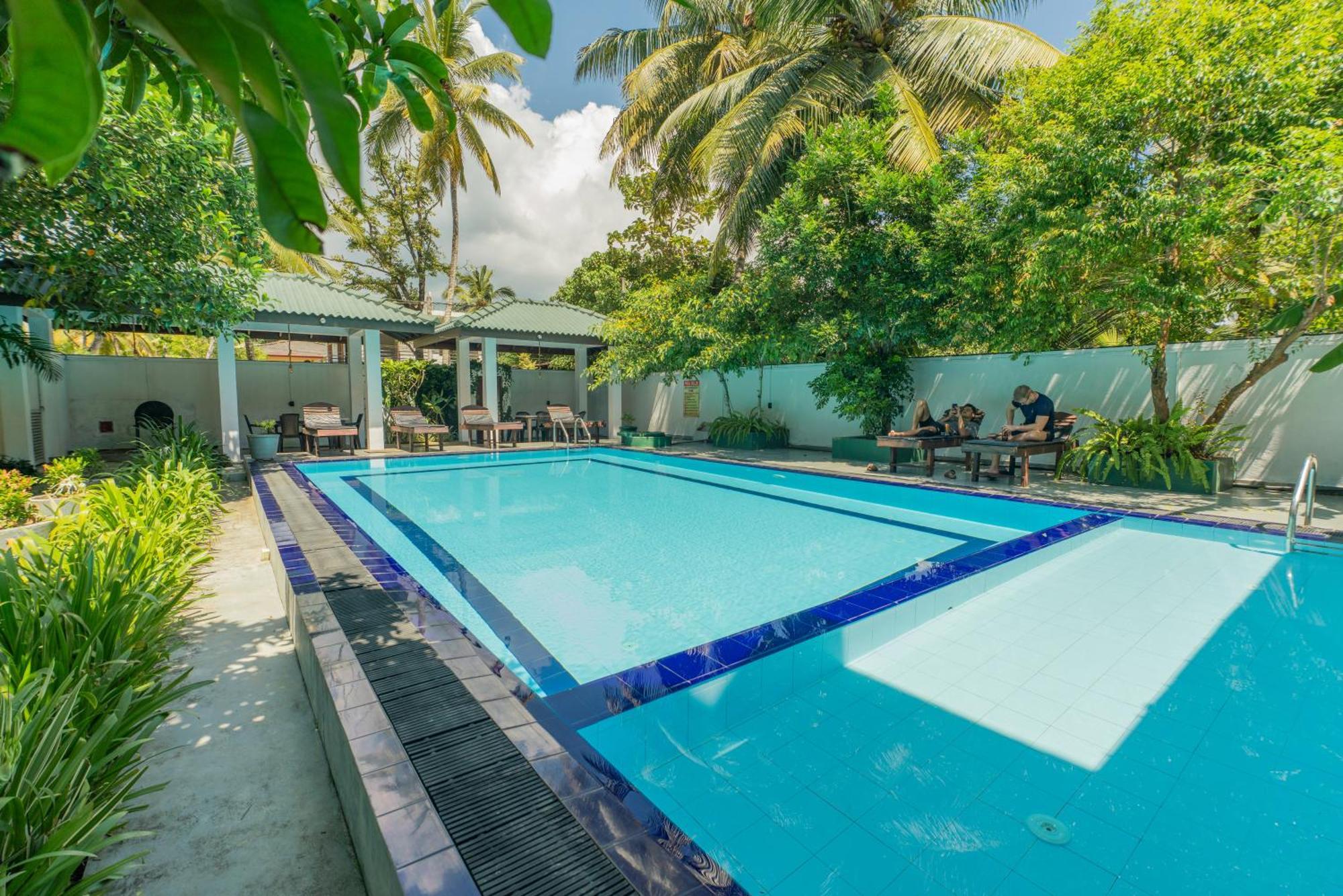 Hotel The Calm Of8 à Unawatuna Extérieur photo