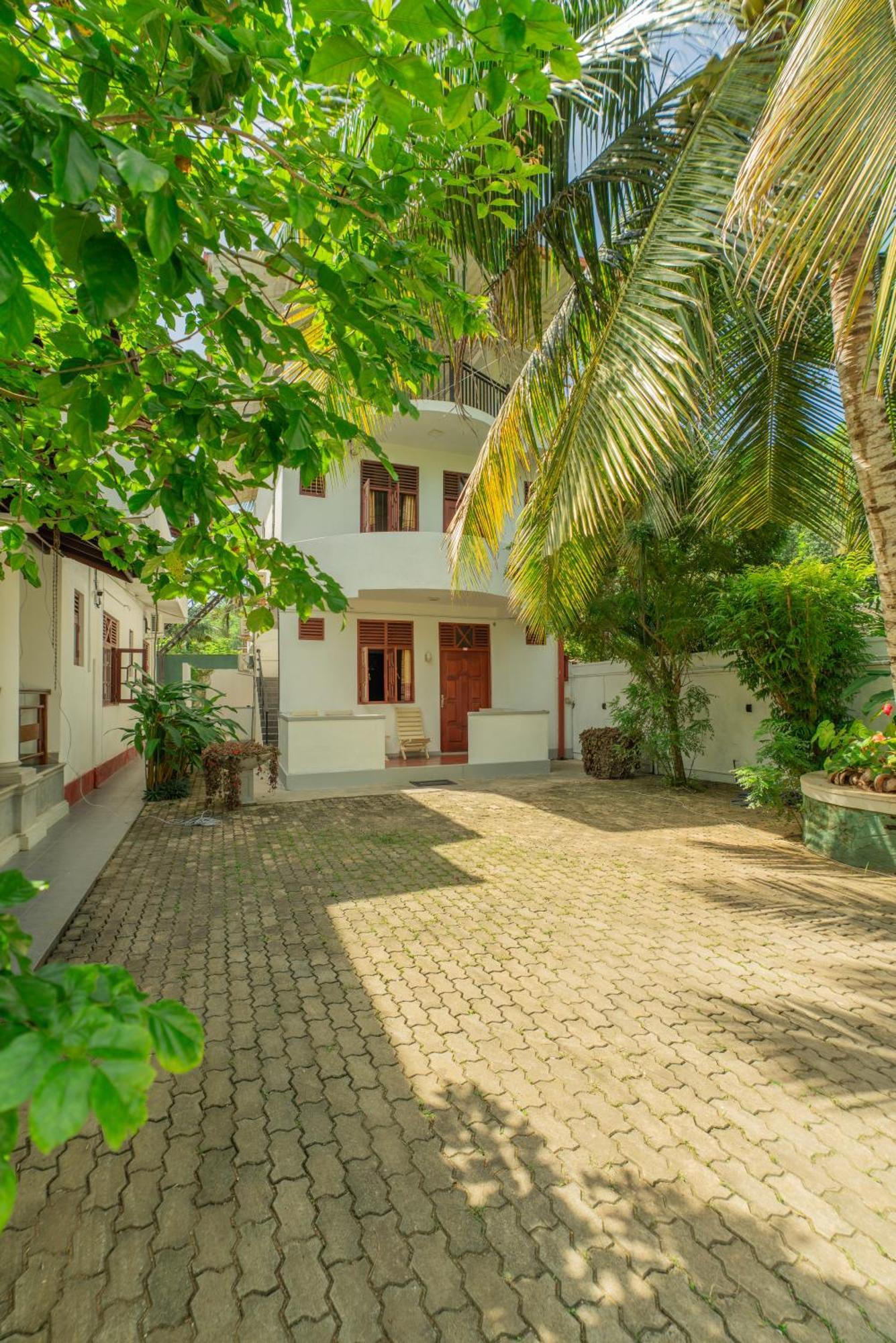 Hotel The Calm Of8 à Unawatuna Extérieur photo