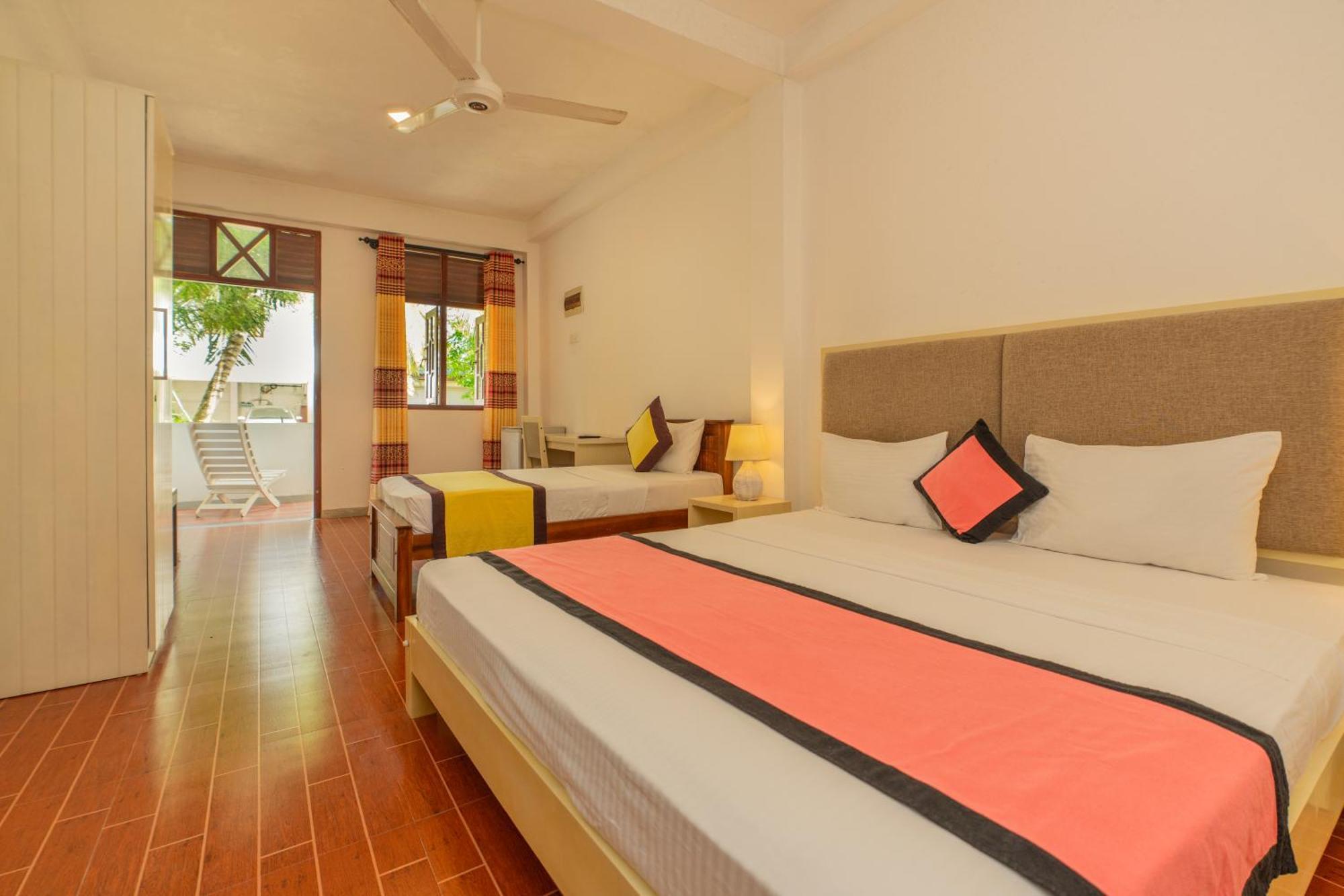 Hotel The Calm Of8 à Unawatuna Extérieur photo