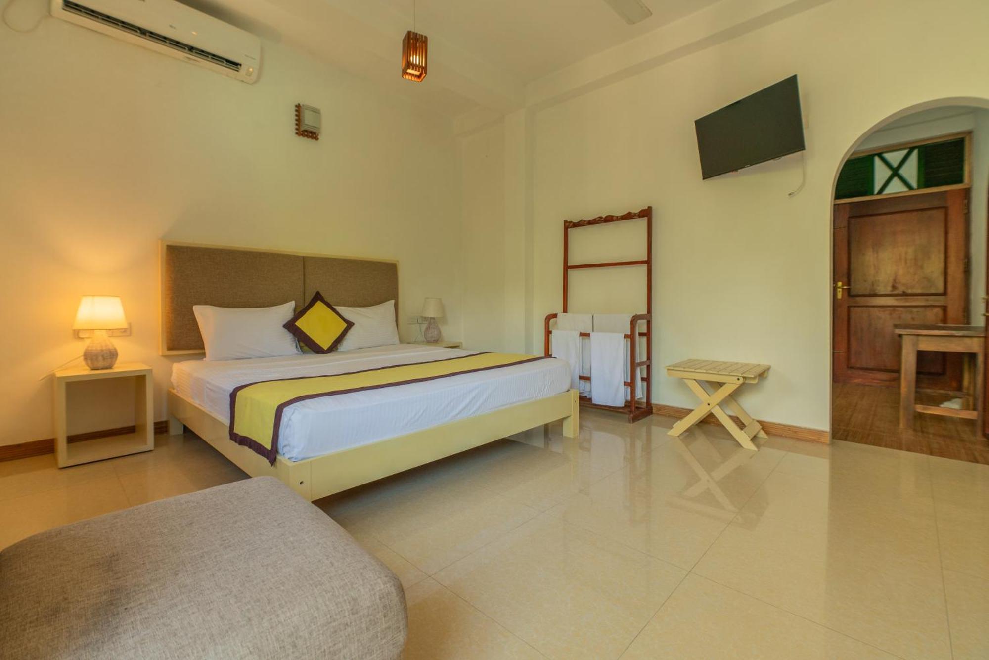 Hotel The Calm Of8 à Unawatuna Extérieur photo